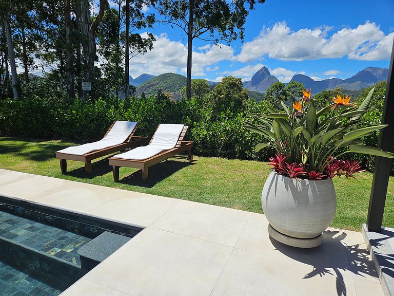 Alto Itaipava, 3 suítes A/C, piscina aquecida