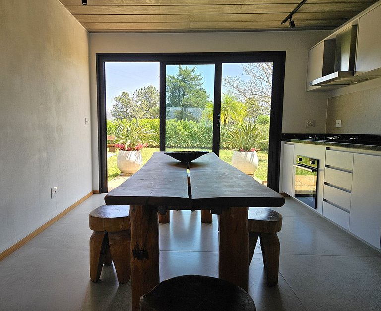 Alto Itaipava, casa com 3 suítes, piscina aquecida