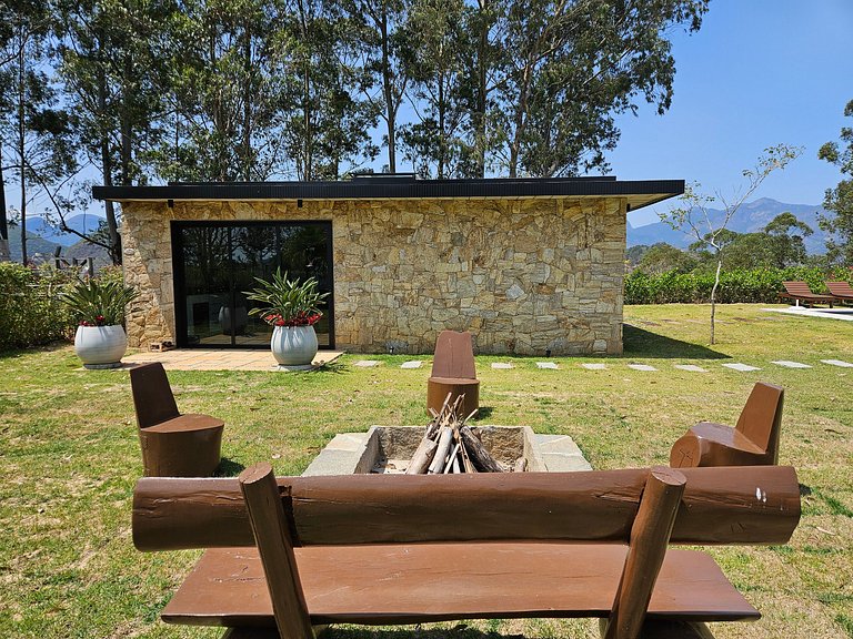 Alto Itaipava, casa com 3 suítes, piscina aquecida