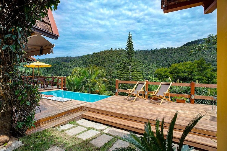 Beautiful mountain house with 4 bedrooms, a/c, heated pool i