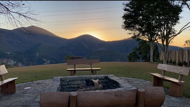 Casa do Alto Itaipava, 3 suítes, piscina com hidro aquecida