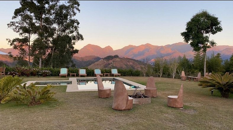 Casa do Alto Itaipava, 3 suítes, piscina com hidro aquecida