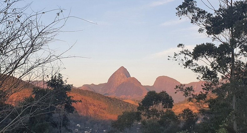 Casa do Alto Itaipava, 3 suítes, piscina com hidro aquecida