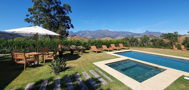 Casa do Alto Itaipava, 3 suítes, piscina com hidro aquecida