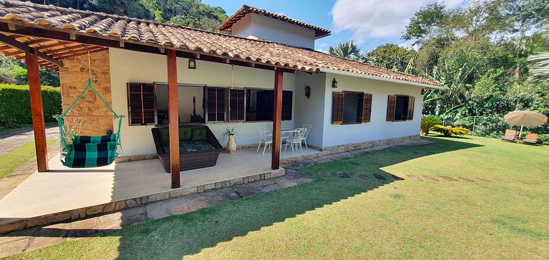 Casa Família em Itaipava, piscina cercada, hidro