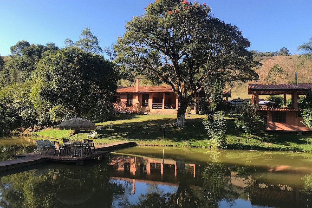 Fazenda mineira com mais de 200 anos é refúgio para quem não curte