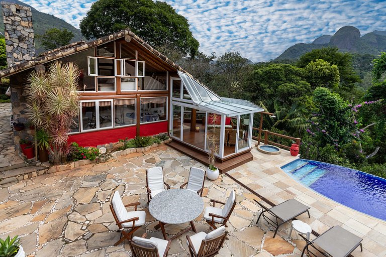 Casa Maria Comprida Araras: 5 quartos, piscina, área gourmet