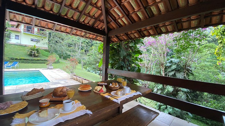 Casa Vargem Alegre, 4 quartos, piscina, gourmet e condomínio