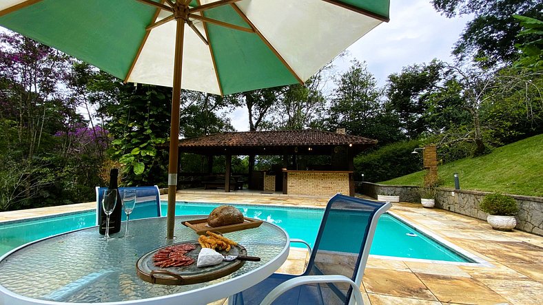 Casa Vargem Alegre, 4 quartos, piscina, gourmet e condomínio