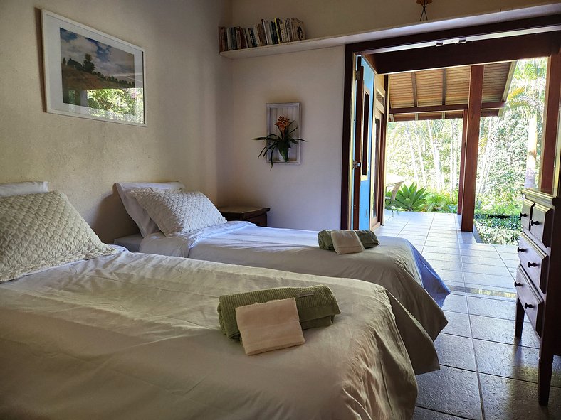 Casakor, beautiful villa in Itaipava, 4 bedrooms, pool, tenn