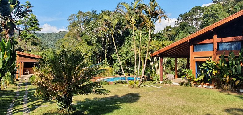 Casakor, beautiful villa in Itaipava, 4 bedrooms, pool, tenn