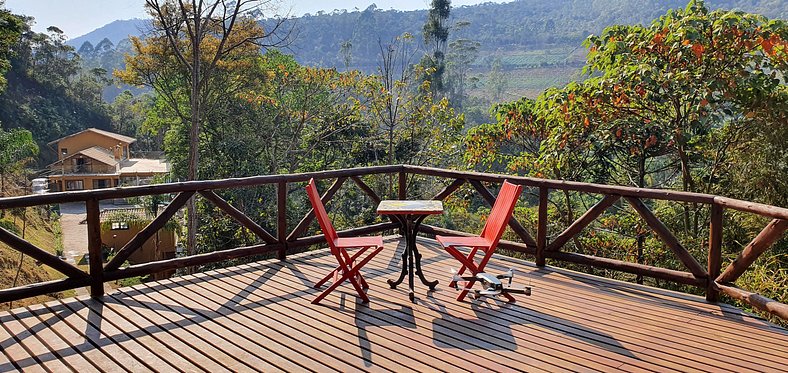 Hermosa casa de campo de 4 dormitorios en la montaña con pis