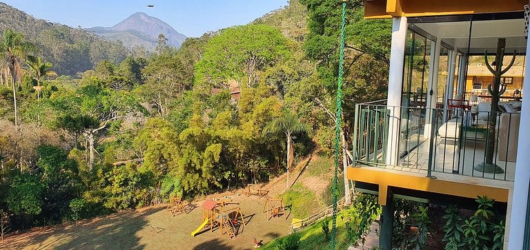 Hermosa casa de campo de 4 dormitorios en la montaña con pis