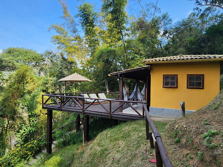 Hermosa casa de campo de 4 dormitorios en la montaña con pis