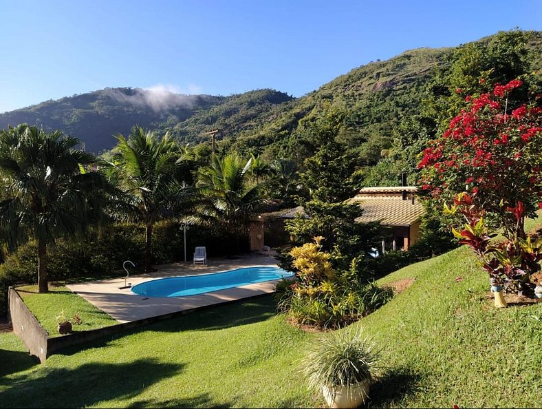 Recanto dos Pássaros, casa em Secretário com sauna e piscina