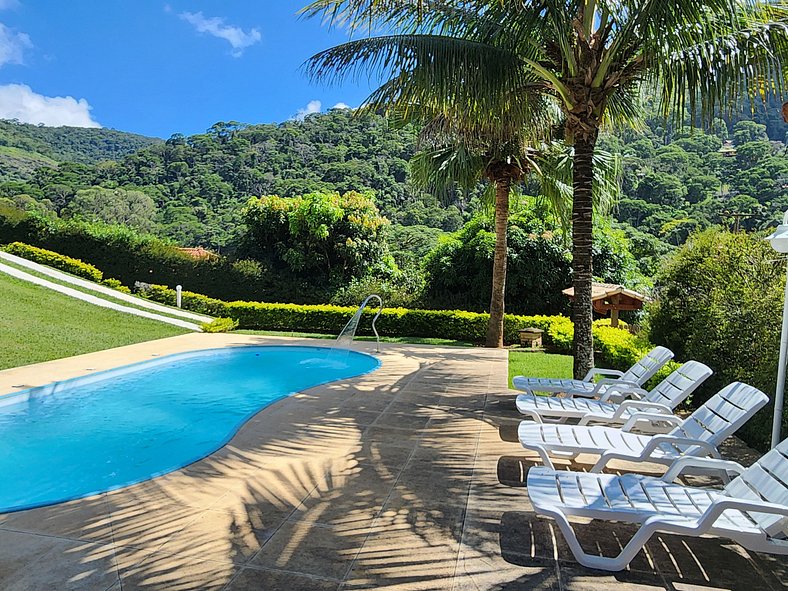 Recanto dos Pássaros, casa em Secretário com sauna e piscina